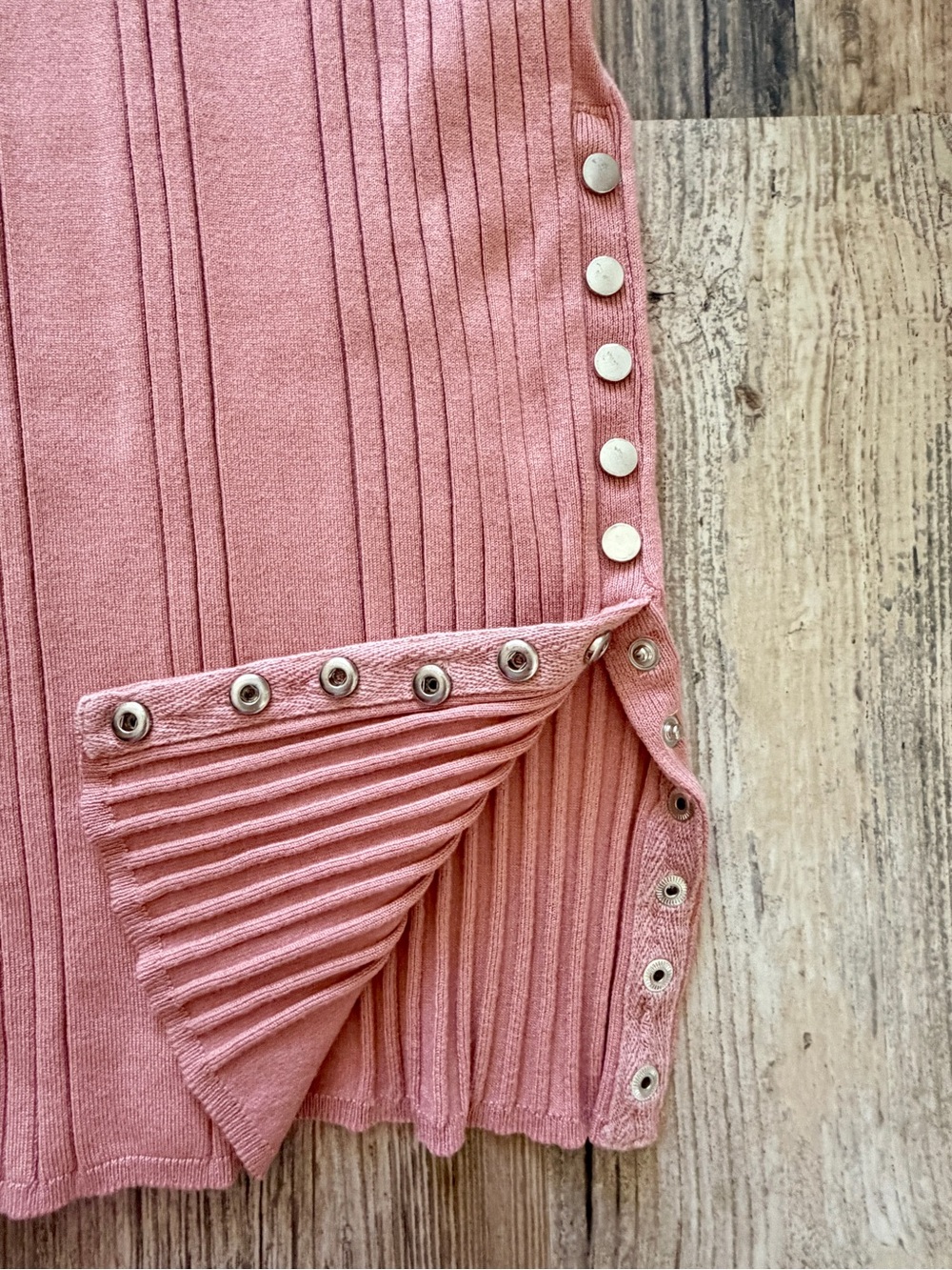 Guess Ribbed Maxi Dress in Dusty Rose with Button Accents (unworn) - Picture 7 of 7